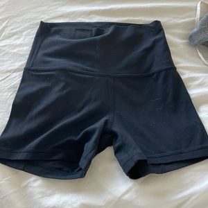 Lulu align shorts